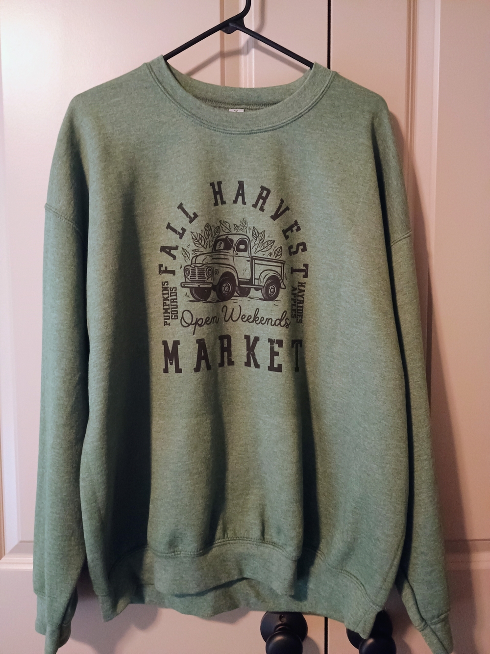 Gildan Green 'Fall Harvest Market' Graphic Crewneck Sweatshirt